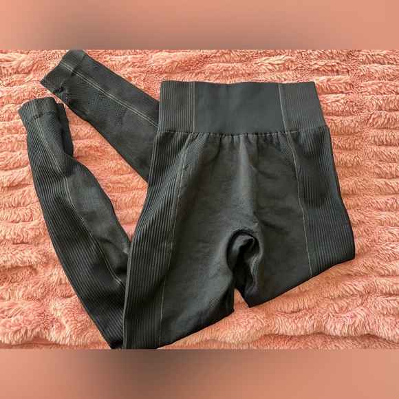 Gymshark legging - Picture 2 of 3